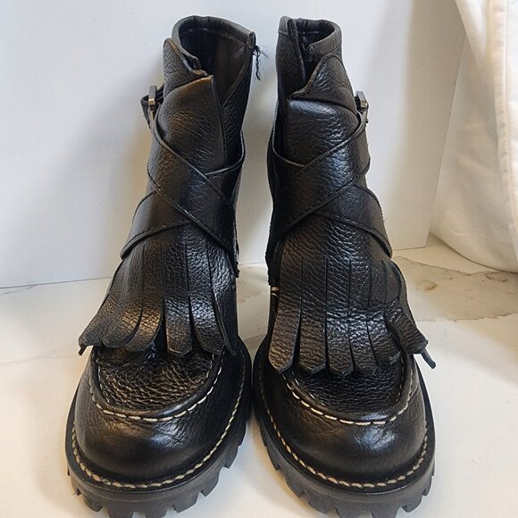 TORY BURCH Lyle Lug Heeled Leather Booties - Size 9 - Picture 3 of 10